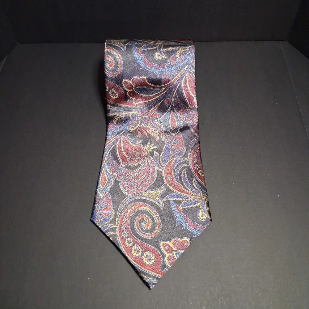David Taylor Tie‎ Paisley Pattern Metallic Colors Black Burgundy Blue 56